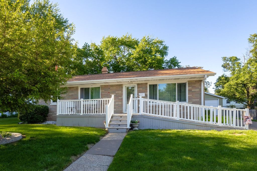 1920 E 31st Street, Davenport, IA 52807