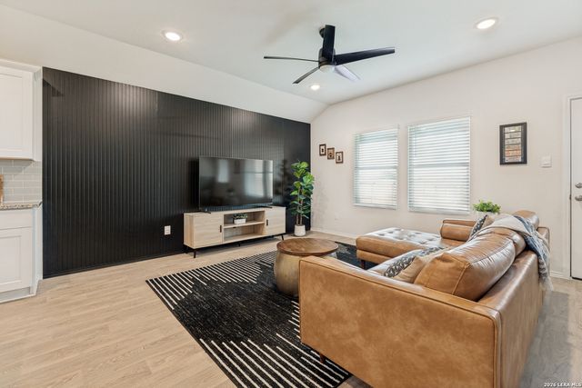 438 KAYDEN PT, New Braunfels, TX 78130
