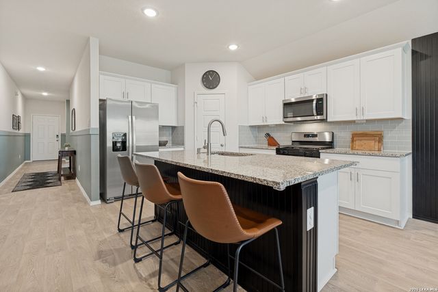438 KAYDEN PT, New Braunfels, TX 78130