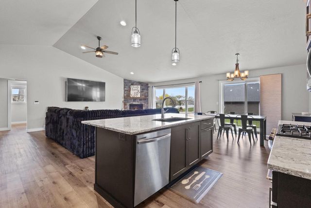 2909 GRAND CYPRESS LANE, Green Bay, WI 54311