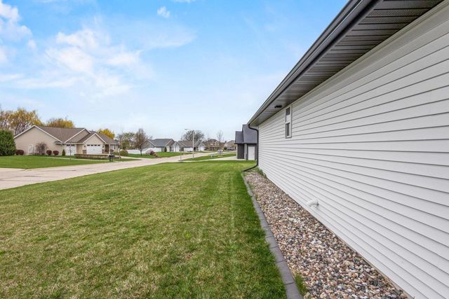 2909 GRAND CYPRESS LANE, Green Bay, WI 54311