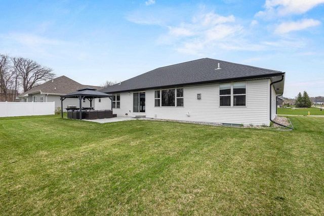 2909 GRAND CYPRESS LANE, Green Bay, WI 54311