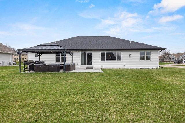 2909 GRAND CYPRESS LANE, Green Bay, WI 54311