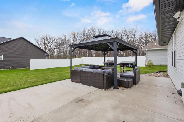 2909 GRAND CYPRESS LANE, Green Bay, WI 54311