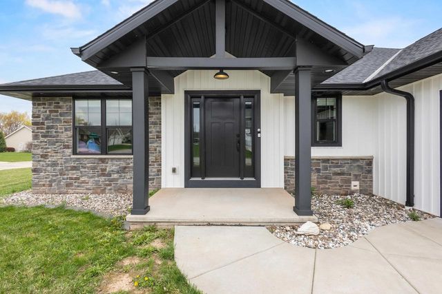 2909 GRAND CYPRESS LANE, Green Bay, WI 54311