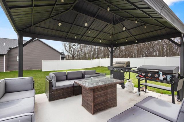 2909 GRAND CYPRESS LANE, Green Bay, WI 54311