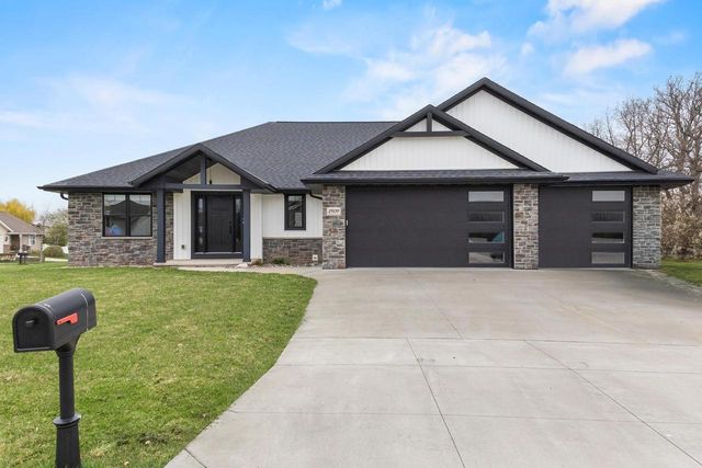 2909 GRAND CYPRESS LANE, Green Bay, WI 54311