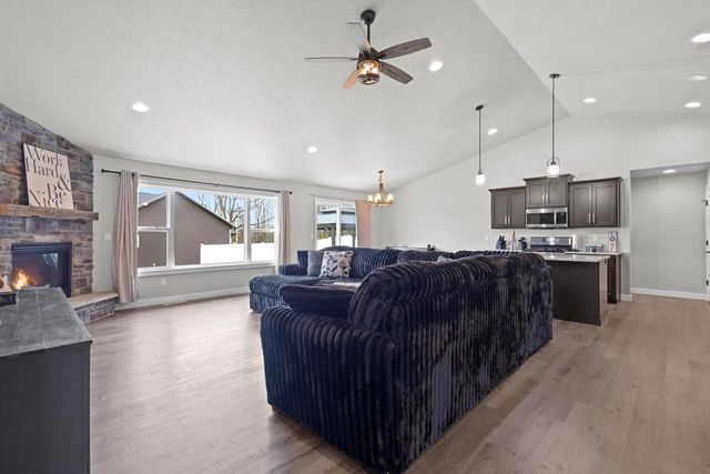 2909 GRAND CYPRESS LANE, Green Bay, WI 54311