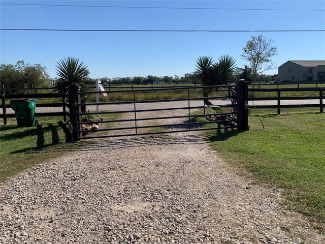 1730 Rymal Road, Alvin, TX 77511