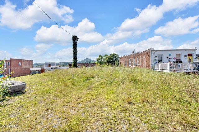 333 East Sullivan Street, Kingsport, TN 37660