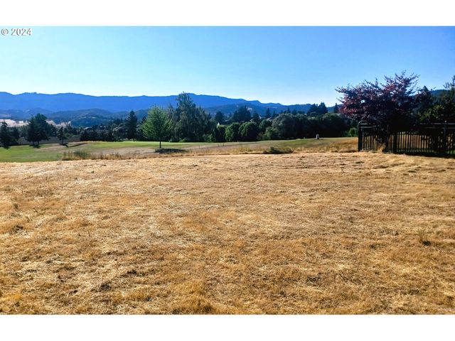 429 FAIRWAY ESTATES Dr 21, Sutherlin, OR 97479