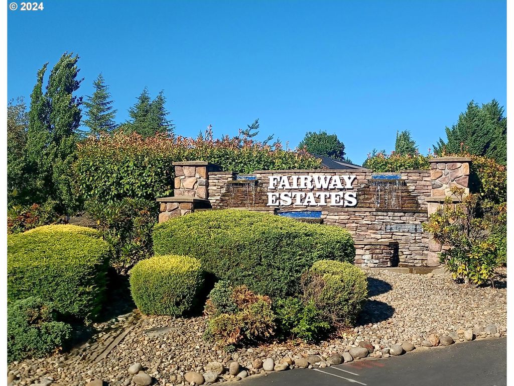 429 FAIRWAY ESTATES Dr 21, Sutherlin, OR 97479