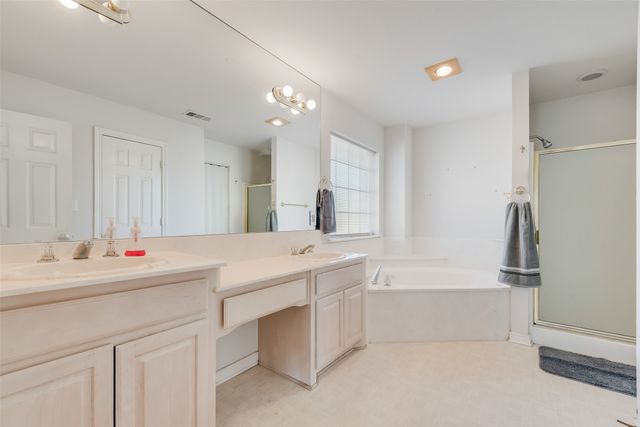 232 W Willow Creek Drive, Glenn Heights, TX 75154