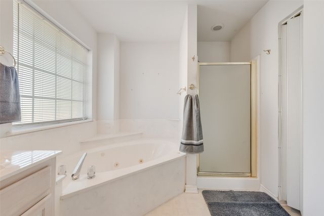 232 W Willow Creek Drive, Glenn Heights, TX 75154