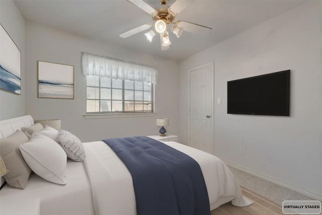 232 W Willow Creek Drive, Glenn Heights, TX 75154