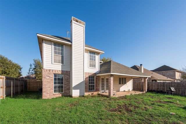 232 W Willow Creek Drive, Glenn Heights, TX 75154