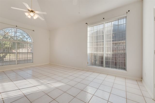 232 W Willow Creek Drive, Glenn Heights, TX 75154