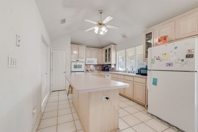 232 W Willow Creek Drive, Glenn Heights, TX 75154