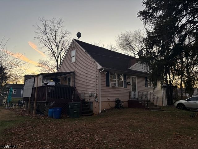 52 Hawthorne Dr, Franklin Twp., NJ 08873