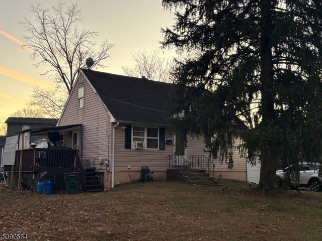 52 Hawthorne Dr, Franklin Twp., NJ 08873