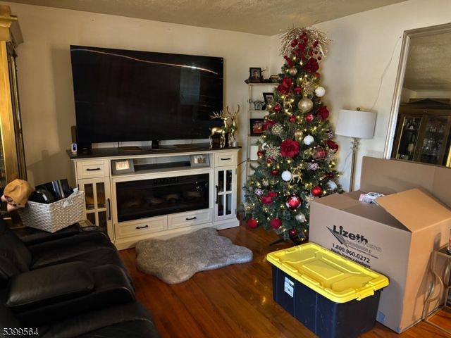 52 Hawthorne Dr, Franklin Twp., NJ 08873