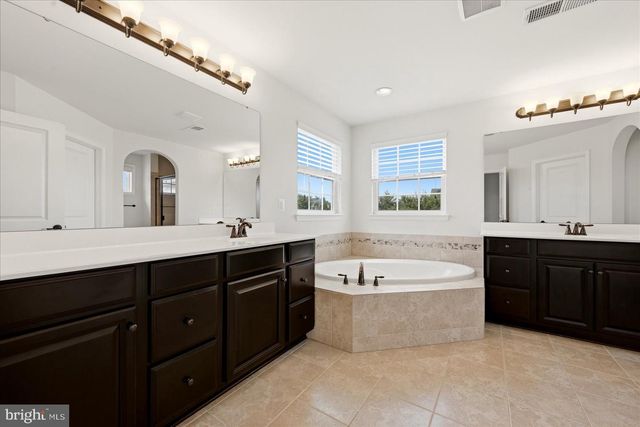 26780 CRUSHER DR, Chantilly, VA 20152