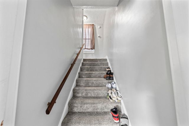3613 Piedmont Rd, Huntington, WV 25704