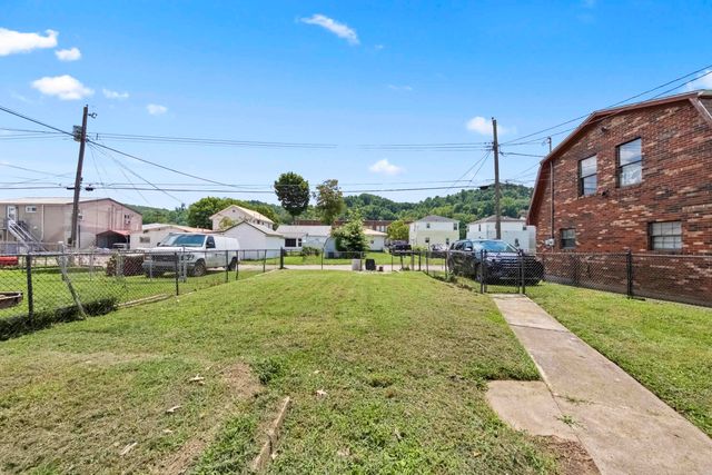 3613 Piedmont Rd, Huntington, WV 25704