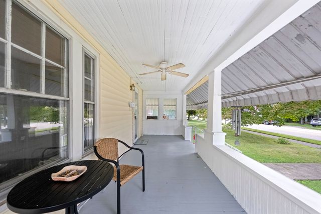 3613 Piedmont Rd, Huntington, WV 25704