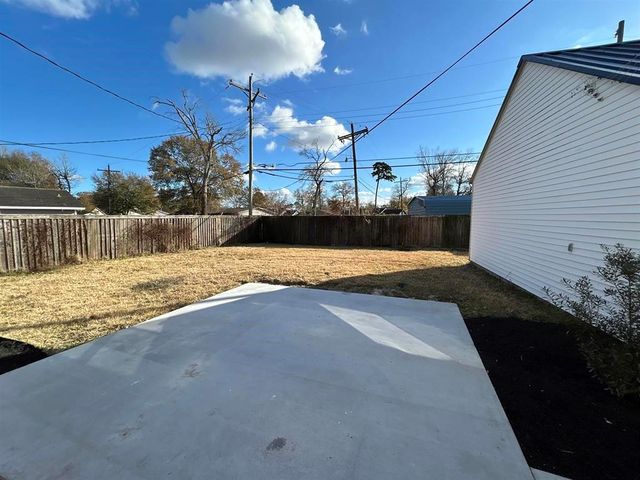 6275 Westgate Drive, Beaumont, TX 77706