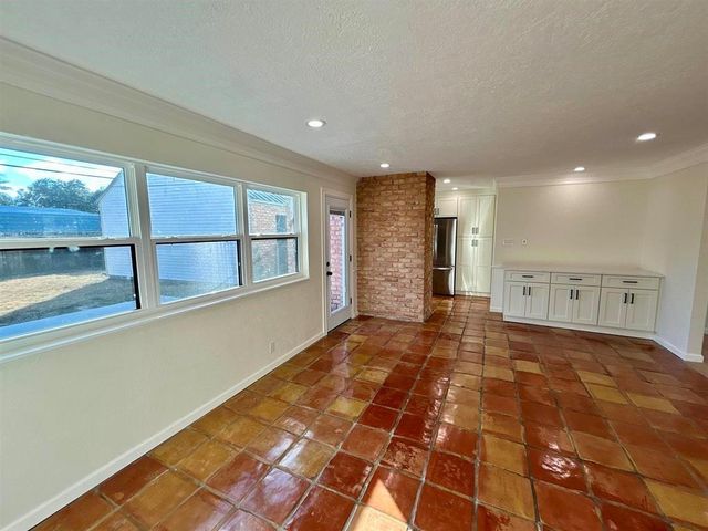 6275 Westgate Drive, Beaumont, TX 77706