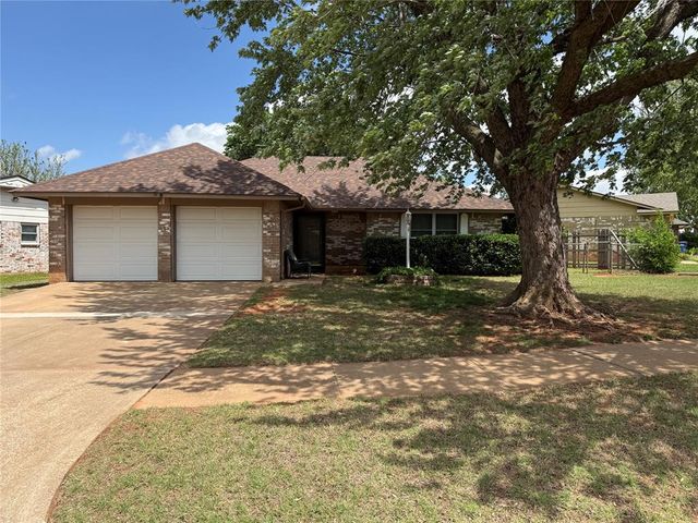 620 S Woodland Drive, Mustang, OK 73064