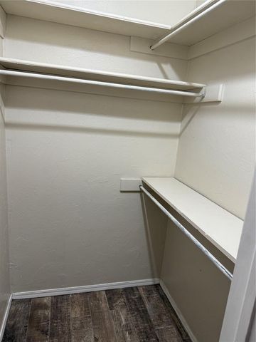 620 S Woodland Drive, Mustang, OK 73064