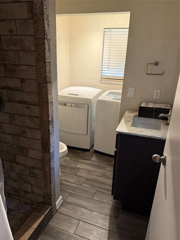 620 S Woodland Drive, Mustang, OK 73064