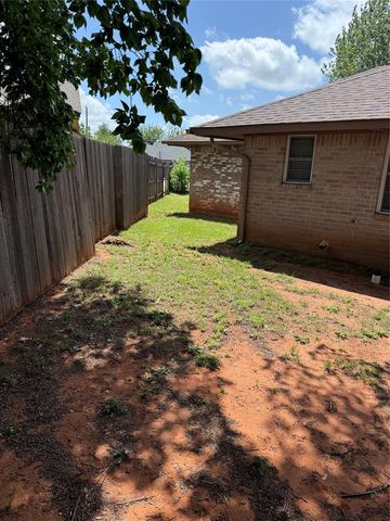 620 S Woodland Drive, Mustang, OK 73064