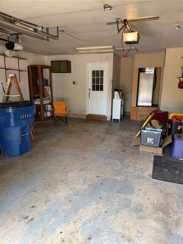 620 S Woodland Drive, Mustang, OK 73064