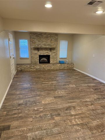 620 S Woodland Drive, Mustang, OK 73064