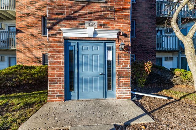 1345 CUNAT Court 2D, Lake In The Hills, IL 60156