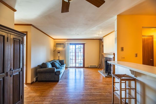 1345 CUNAT Court 2D, Lake In The Hills, IL 60156