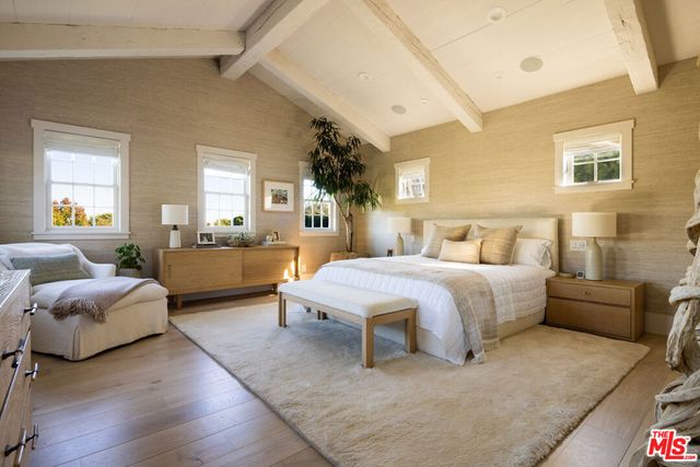 664 Elkins Road, Los Angeles, CA 90049