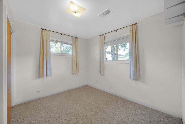 17913 Oakwood Avenue, Lansing, IL 60438