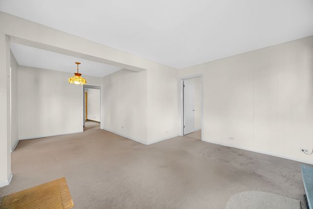 17913 Oakwood Avenue, Lansing, IL 60438