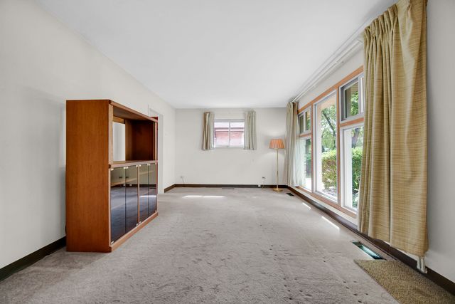 17913 Oakwood Avenue, Lansing, IL 60438