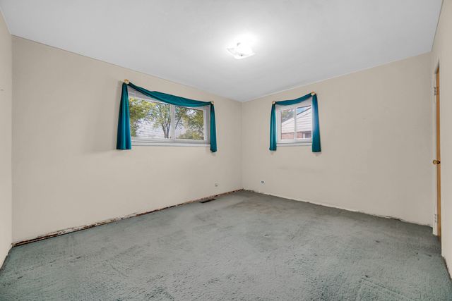 17913 Oakwood Avenue, Lansing, IL 60438