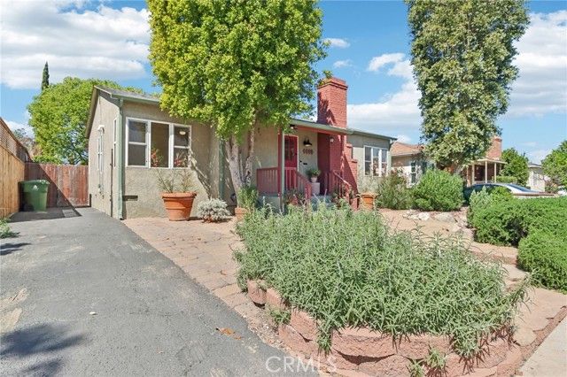 5513 Cartwright Avenue, North Hollywood (los Angeles), CA 91601