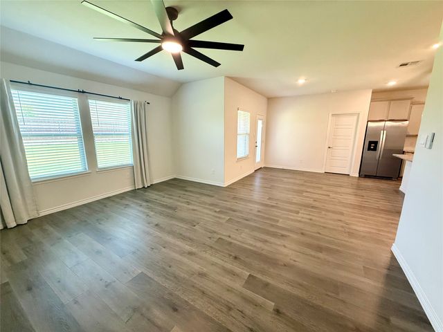 649 Sunglow Way, Lavon, TX 75166