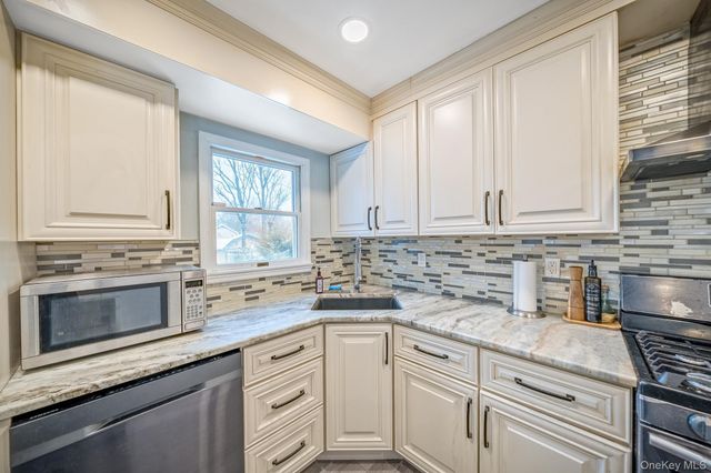 22 Jones Drive, Garnerville, NY 10923