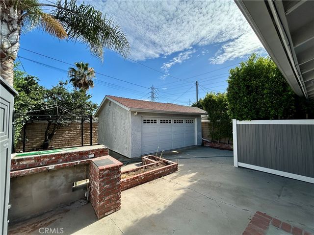 3132 Estado Street, Pasadena, CA 91107