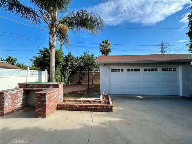 3132 Estado Street, Pasadena, CA 91107