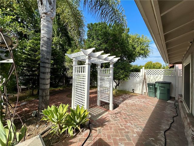 3132 Estado Street, Pasadena, CA 91107